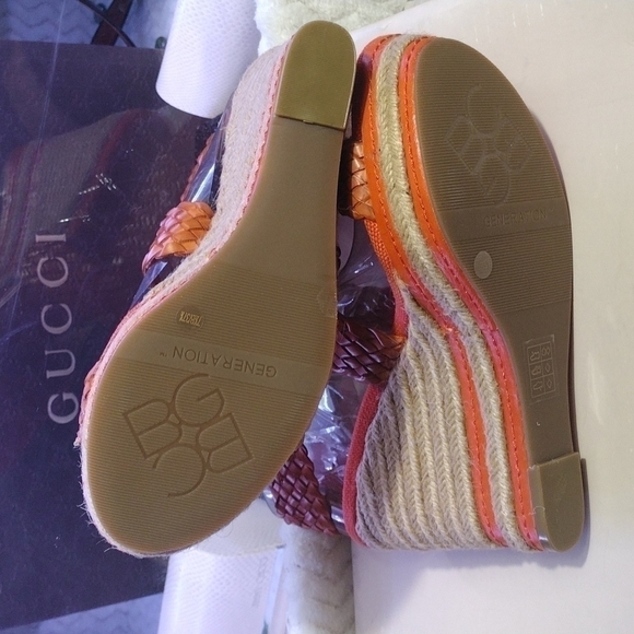 Nwt Bcbg Weave Wedges 7.5m orange - Picture 9 of 10
